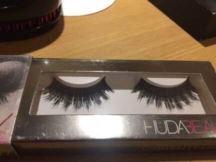 Накладные ресницы Huda Beauty