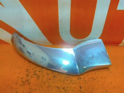 Декоративная накладка бампера передняя левая