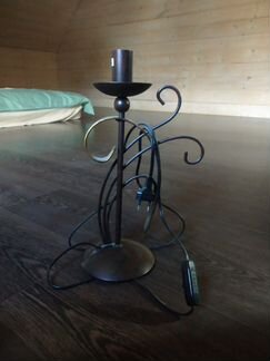 Настольный светильник