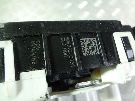 Замок двери передней правой Мерседес 204 212 218