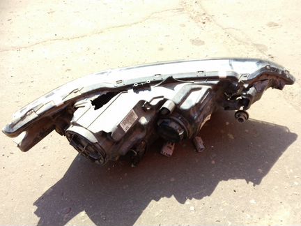 Mitsubishi Outlander 3 фара левая (сломан крепеж)