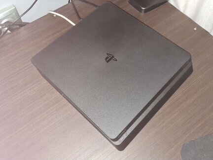 PlayStation 4 (500GB)