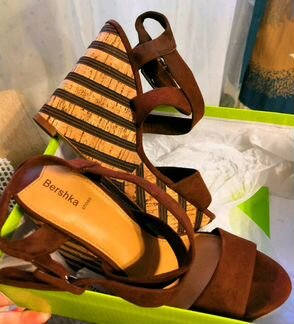 Женские босоножки Bershka