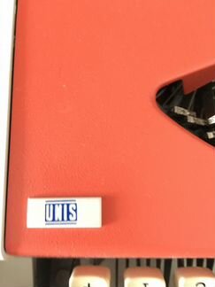 Пишущая машинка unis tbm de Luxe