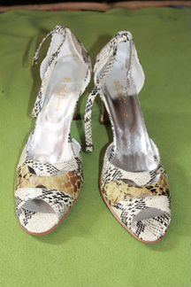 Босоножки новые