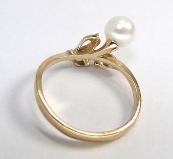 Золотое кольцо 585 пробы с жемчужиной