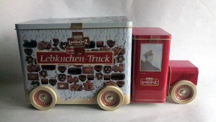 Жестяная банка, коробка, футляр винтаж