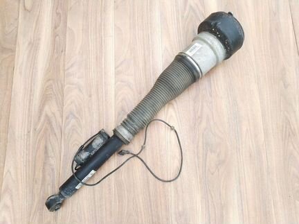 Разбор Mercedes W221. Амортизатор задний правый