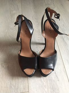 Женские туфли на высоком каблуке alaia