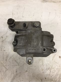 Опора двигателя Шкода Октавия А5