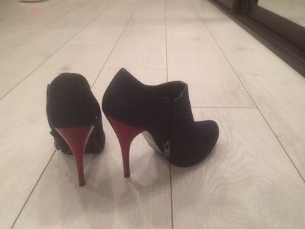 Туфли шпилька