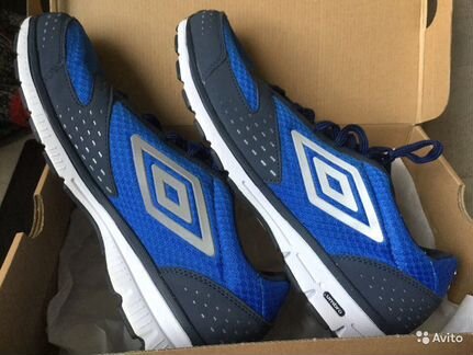 Кроссовки 