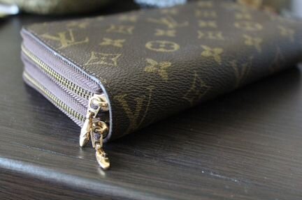 Кошелек LV