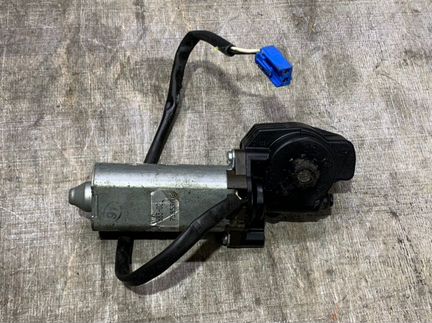 Мотор регулировки сиденья правый Mercedes E-Class