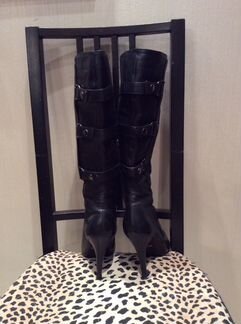 Демисезонные черные кожаные сапоги