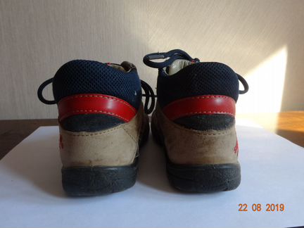 Ботинки на осень для мальчика 25р