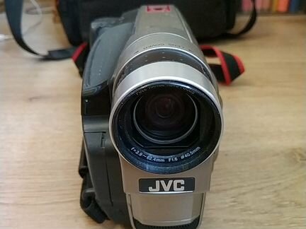 Видеокамера VHS JVC GR-FXM16