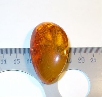 Винтажная брошь из янтаря