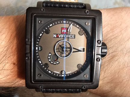 Часы Naviforce